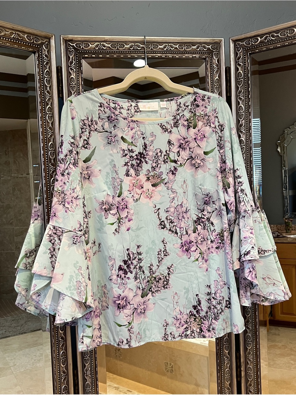 Belle by Kim Gravel Floral Ruffle Sleeve Top - Sz M